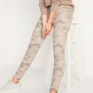 Old Navy Pixie High Rise Pant Sand Camo 0